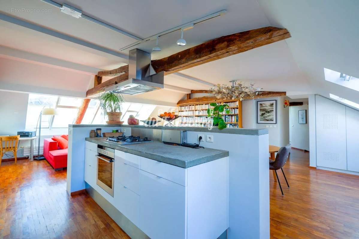 Appartement à PARIS-10E