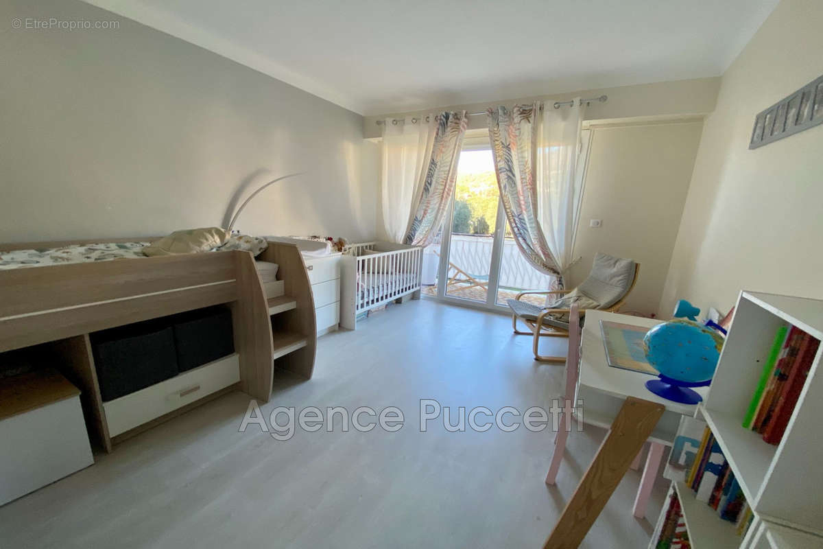 Appartement à VENCE