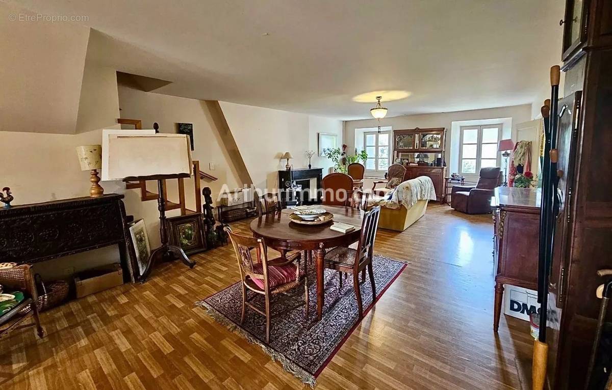 Appartement à LONS-LE-SAUNIER