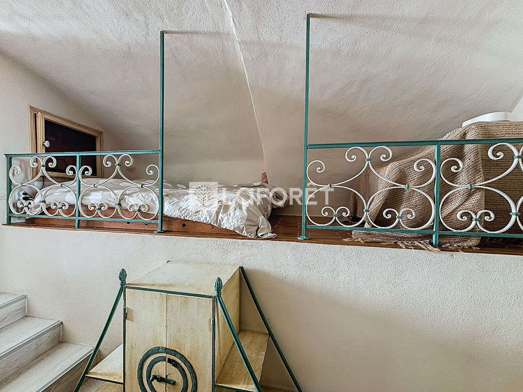 Appartement à ROQUEBRUNE-CAP-MARTIN