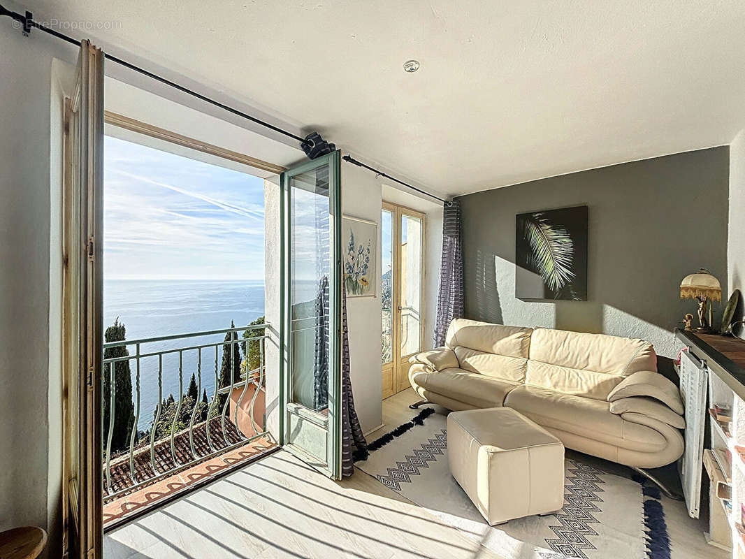 Appartement à ROQUEBRUNE-CAP-MARTIN