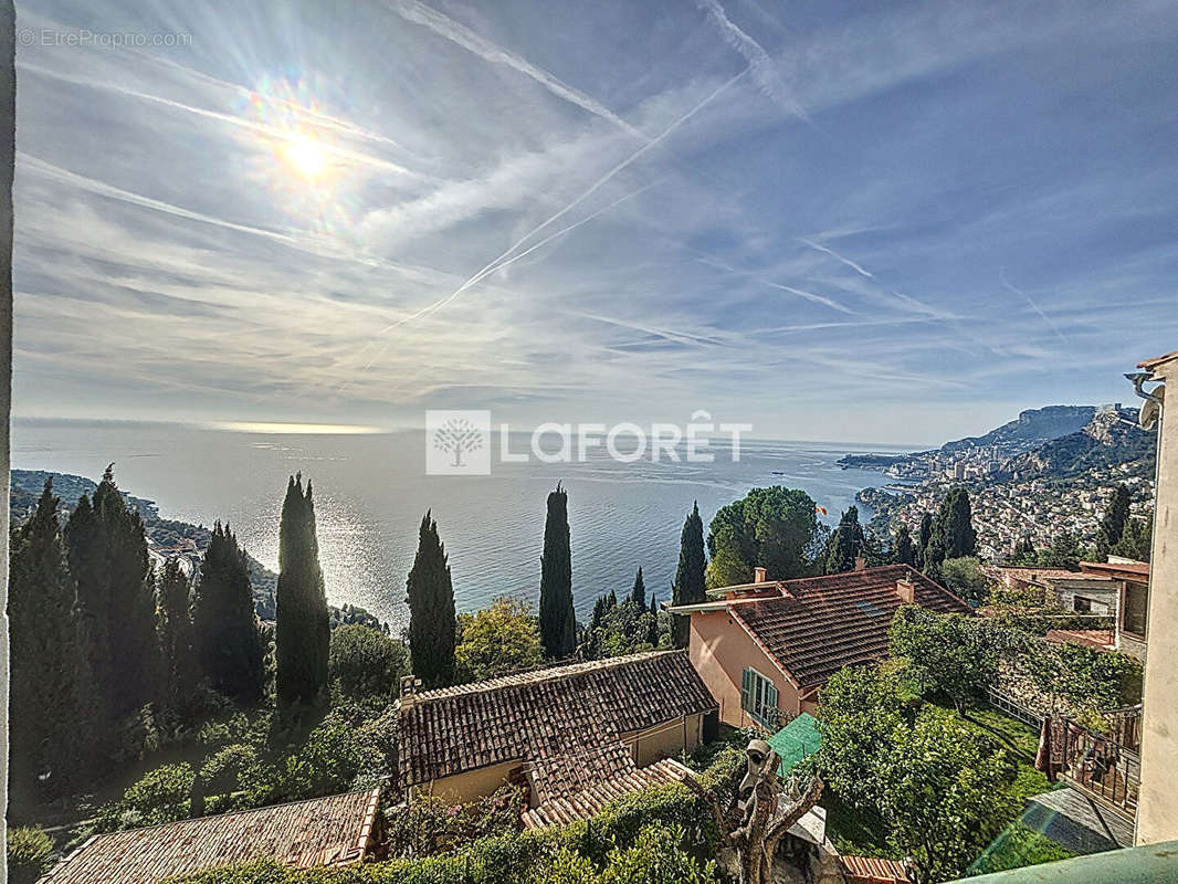 Appartement à ROQUEBRUNE-CAP-MARTIN