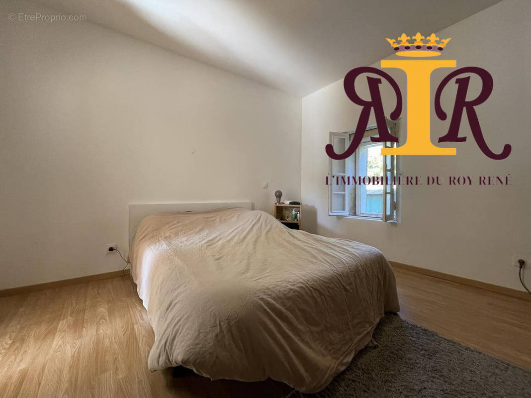 Appartement à FONTVIEILLE