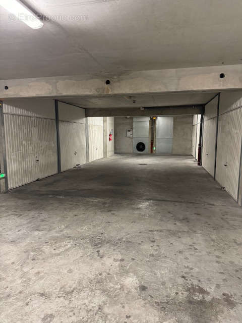 Parking à MARSEILLE-16E