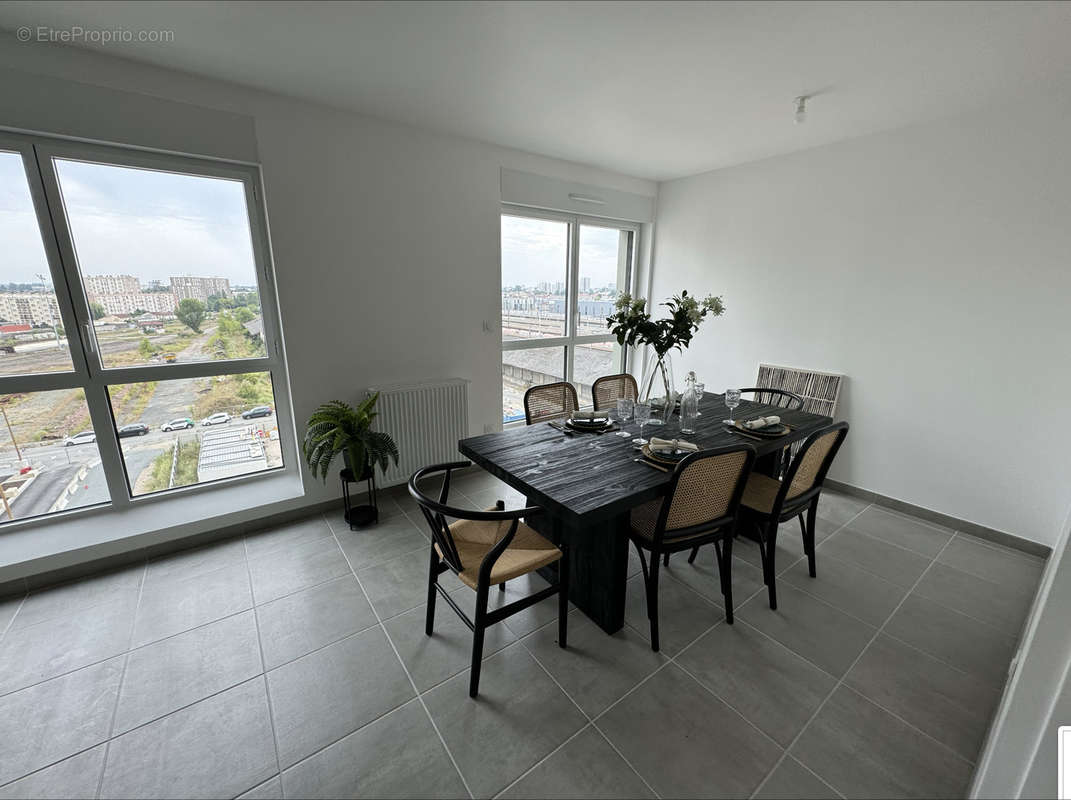 Appartement à BORDEAUX