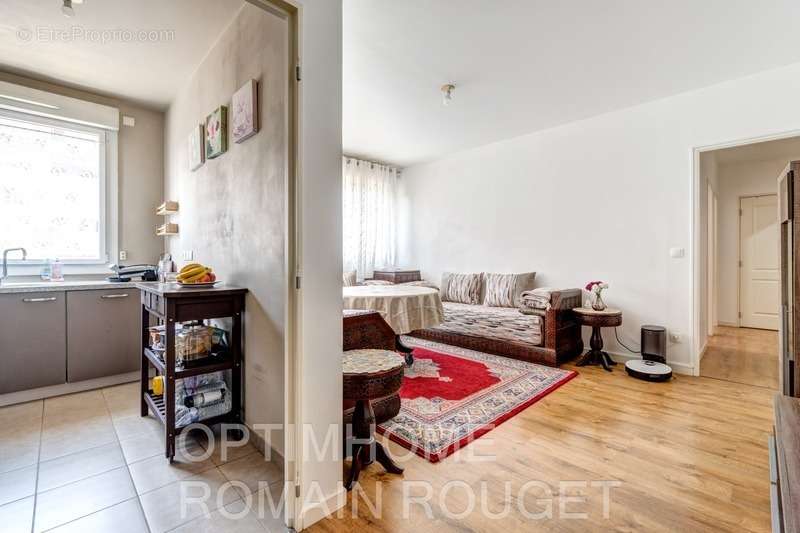 Appartement à SARTROUVILLE