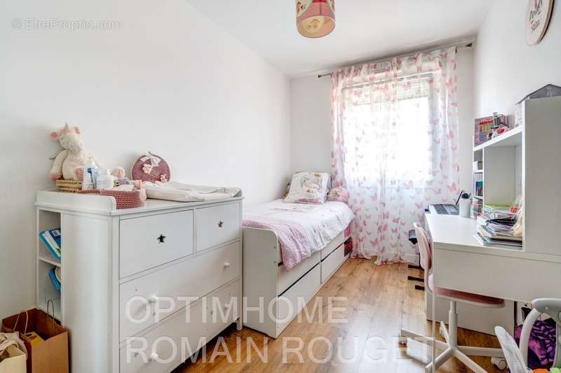 Appartement à SARTROUVILLE