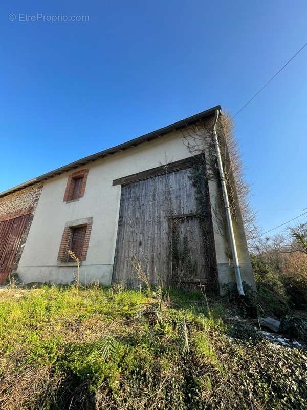 Maison à BUSSIERE-DUNOISE