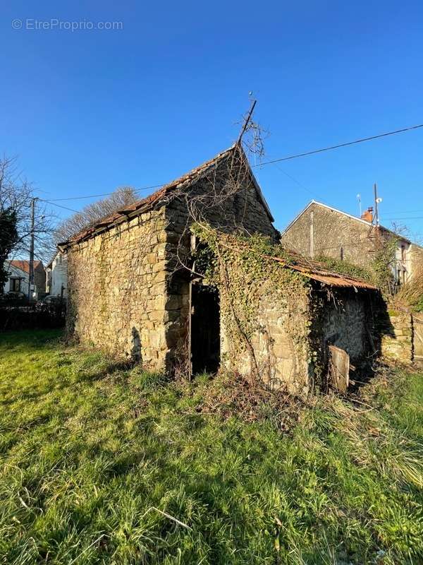 Maison à BUSSIERE-DUNOISE