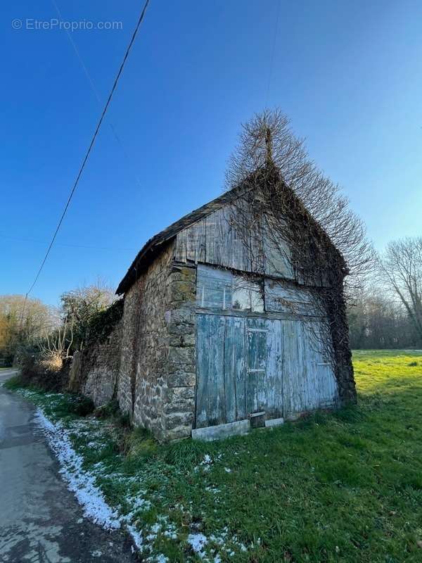 Maison à BUSSIERE-DUNOISE