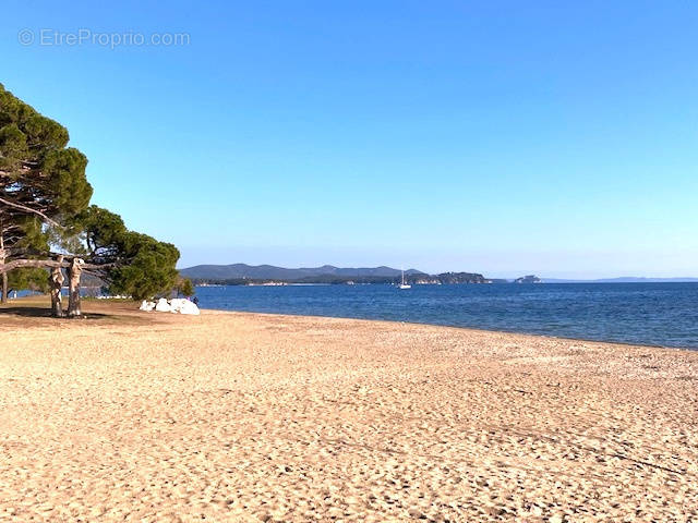 Appartement à LA LONDE-LES-MAURES