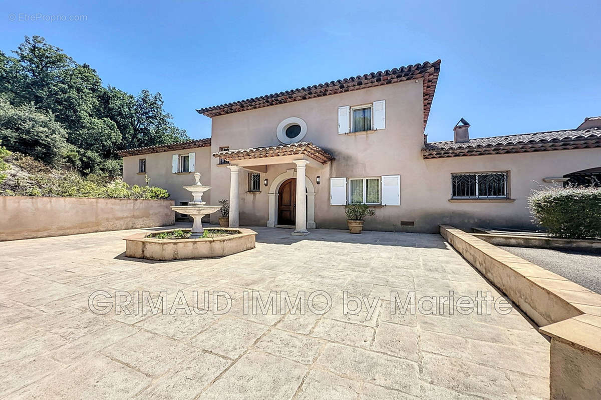 Maison à LA GARDE-FREINET