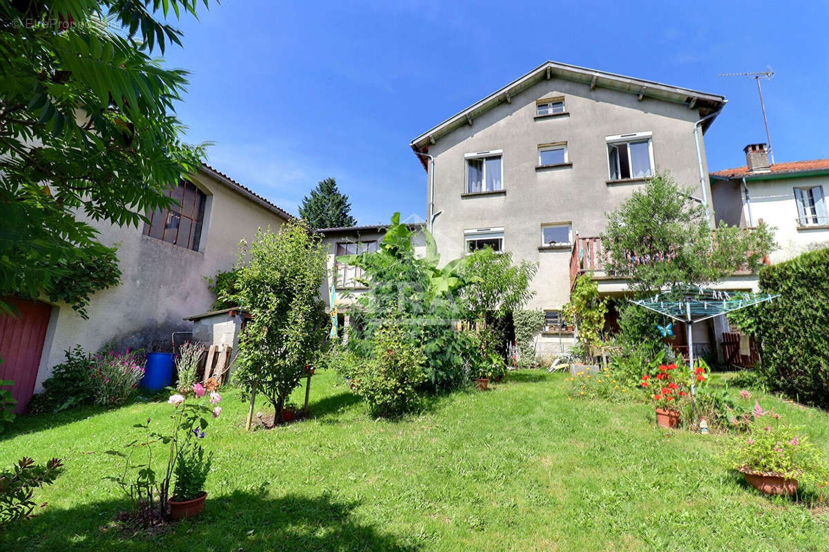 Maison à LATRONQUIERE