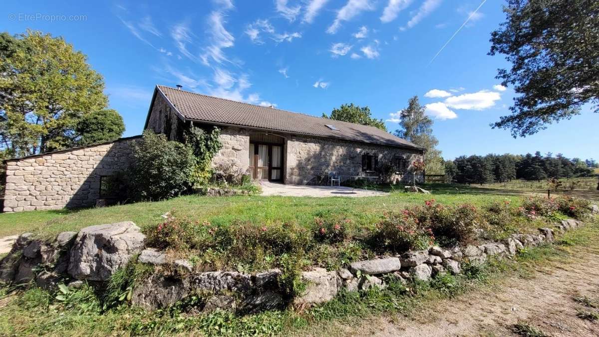 Maison à LE CHAMBON-SUR-LIGNON