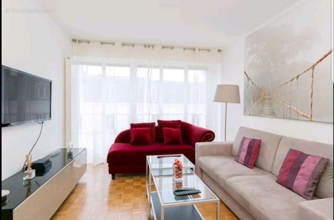 Appartement à NEUILLY-SUR-SEINE