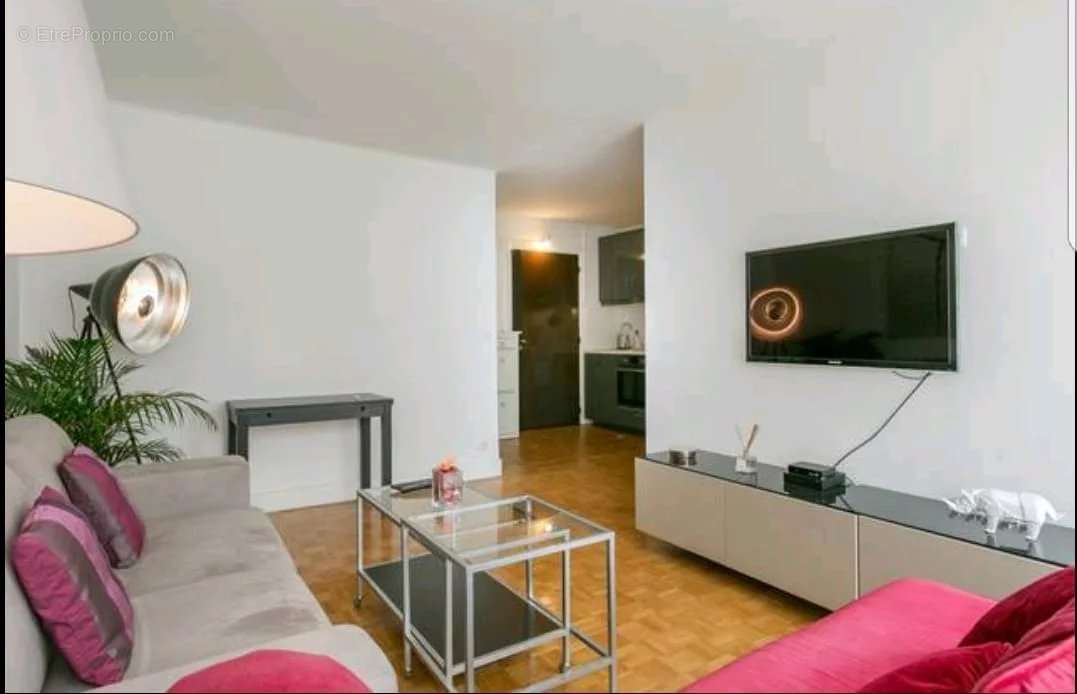 Appartement à NEUILLY-SUR-SEINE