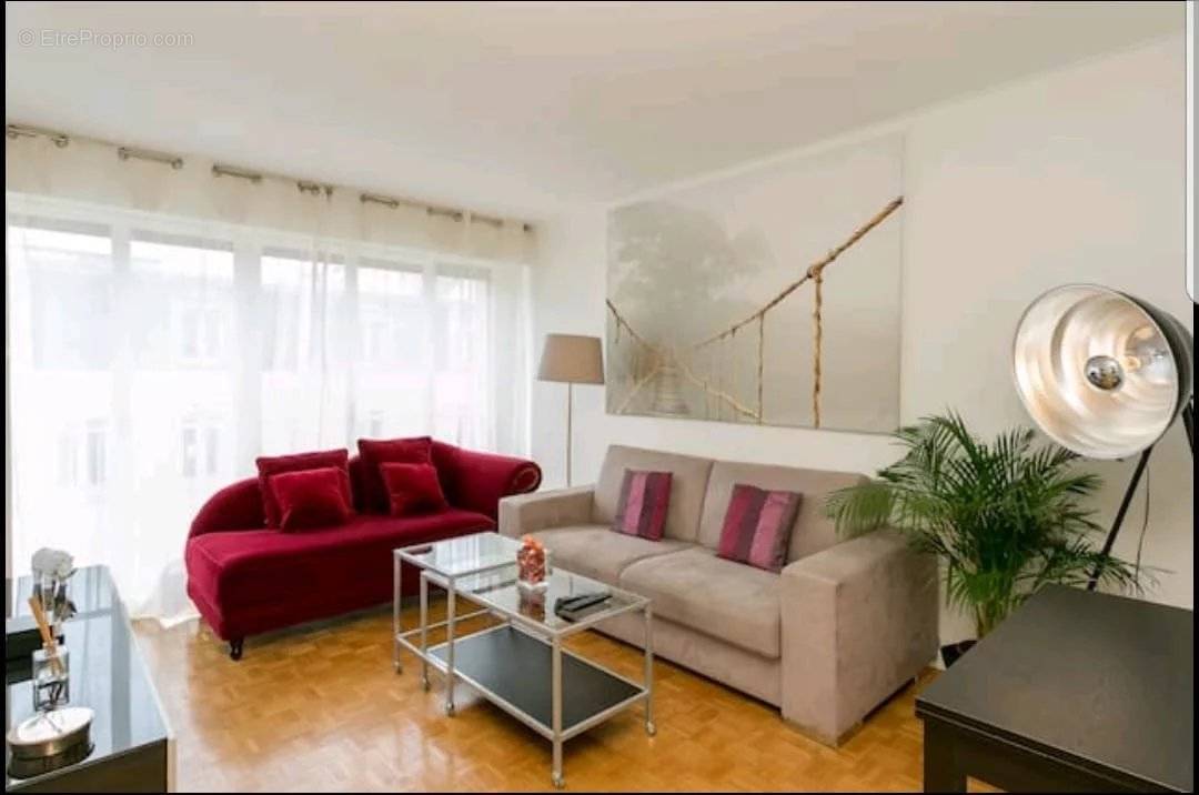 Appartement à NEUILLY-SUR-SEINE