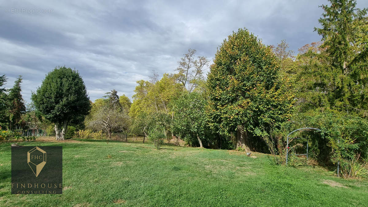 Maison à L&#039;ISLE-EN-DODON