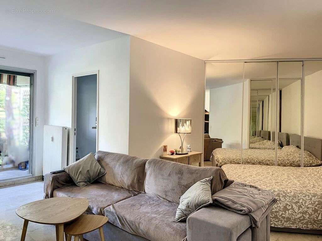 Appartement à MANDELIEU-LA-NAPOULE