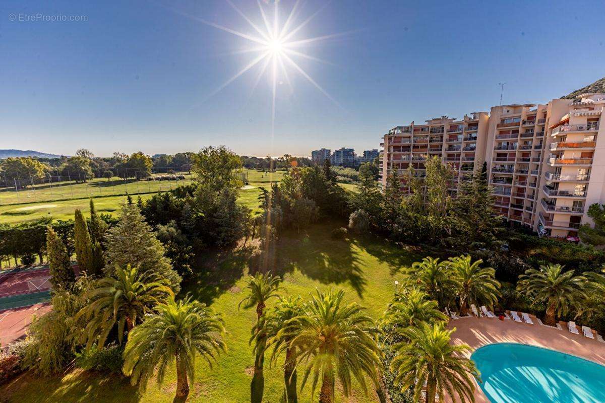 Appartement à MANDELIEU-LA-NAPOULE