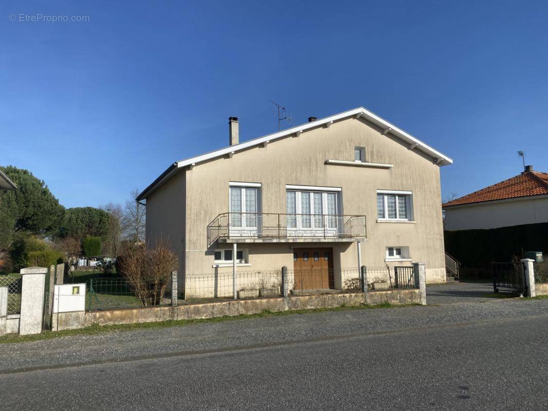 Maison à MAZIERES