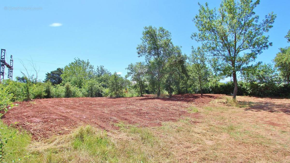 Terrain à LE CANNET-DES-MAURES