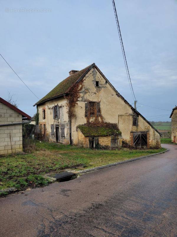 Maison à MAROLLES-LES-BAILLY