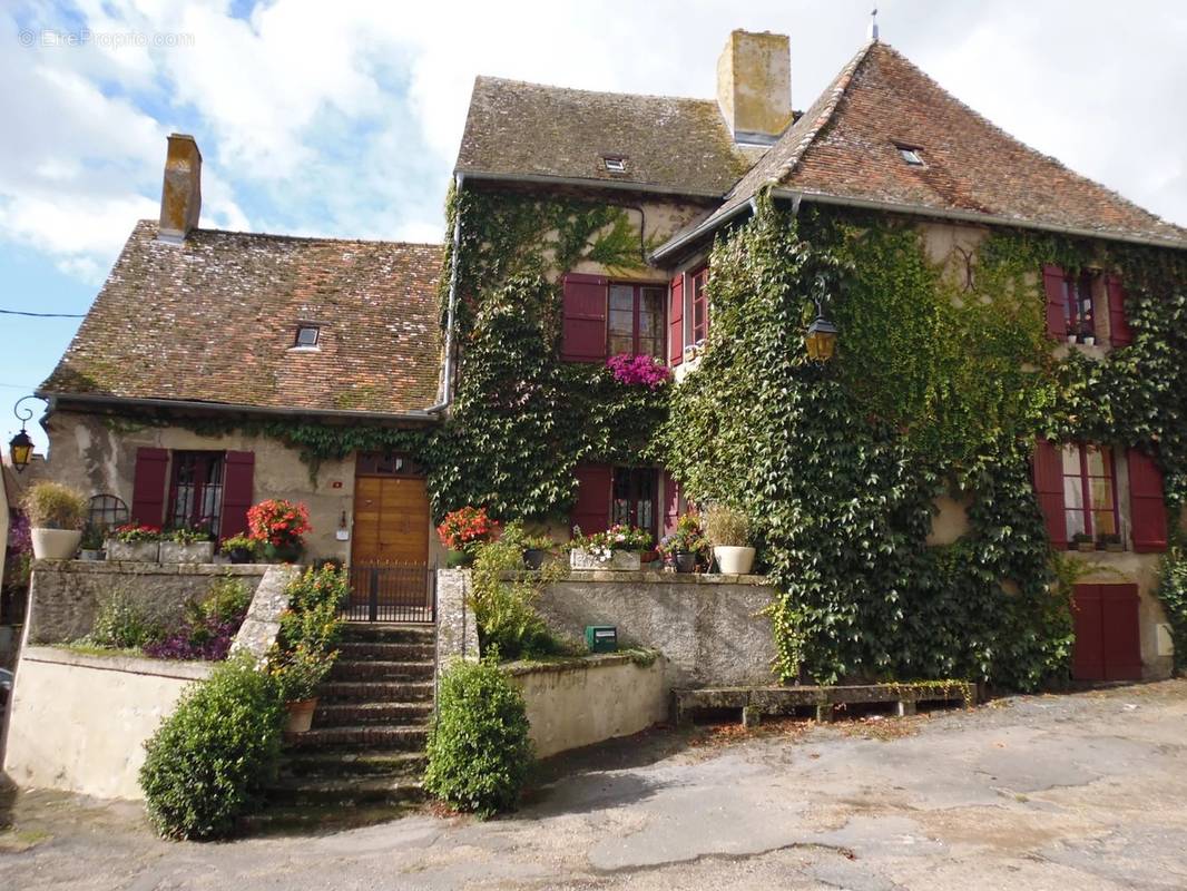 Maison à TOULON-SUR-ARROUX