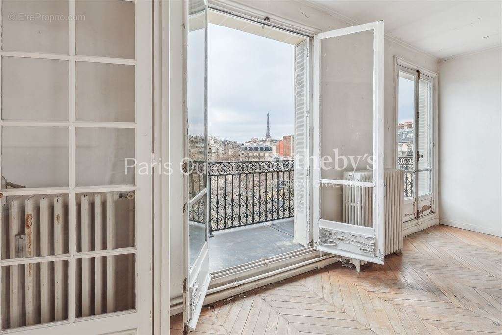 Appartement à PARIS-7E