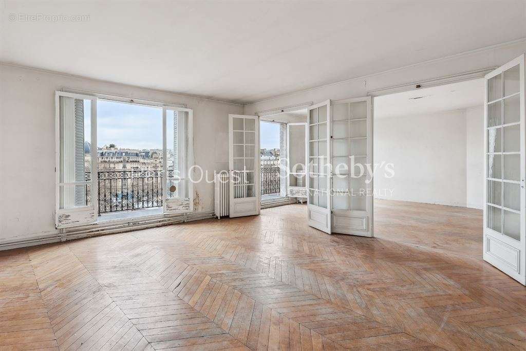 Appartement à PARIS-7E