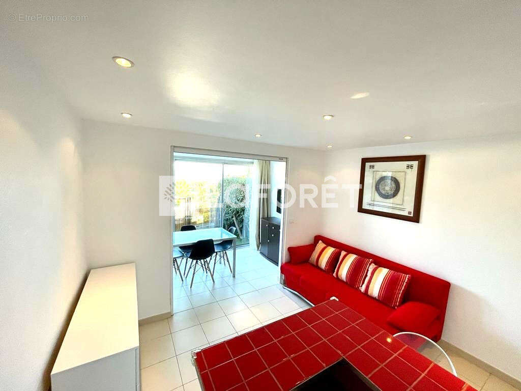 Appartement à VILLENEUVE-LOUBET