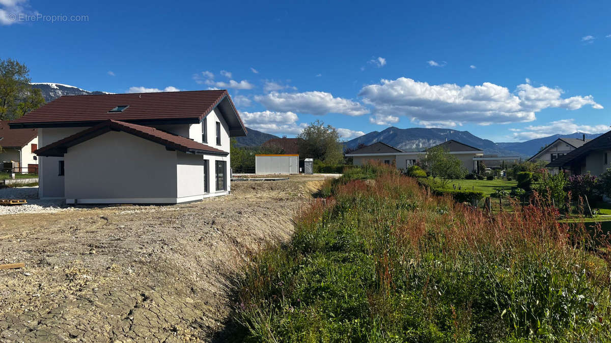 Maison à CHAPEIRY