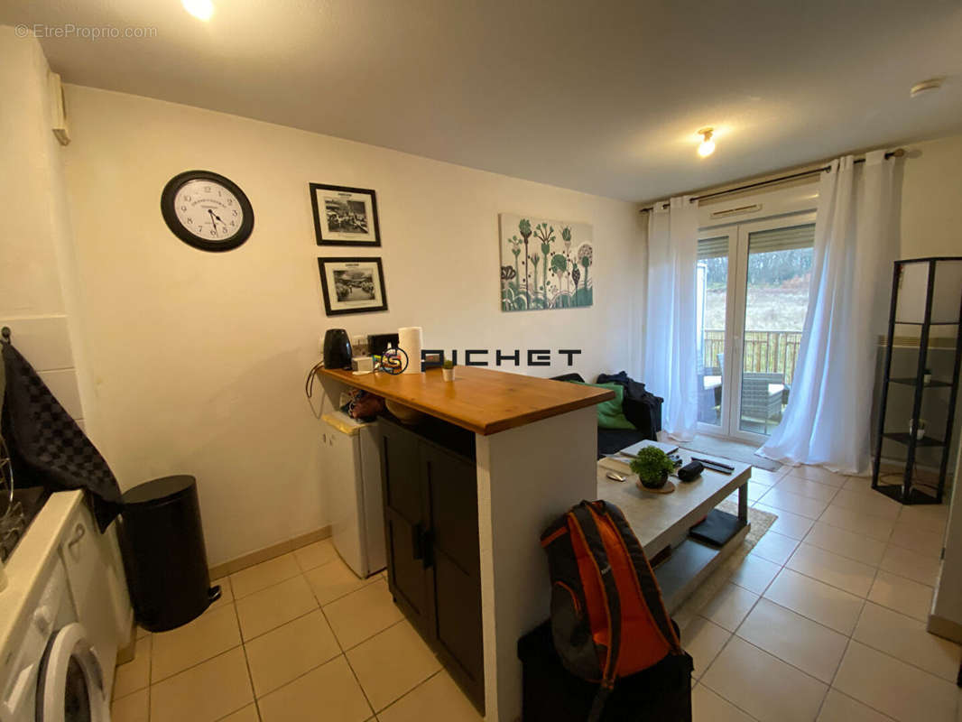 Appartement à SAINT-QUENTIN-DE-BARON