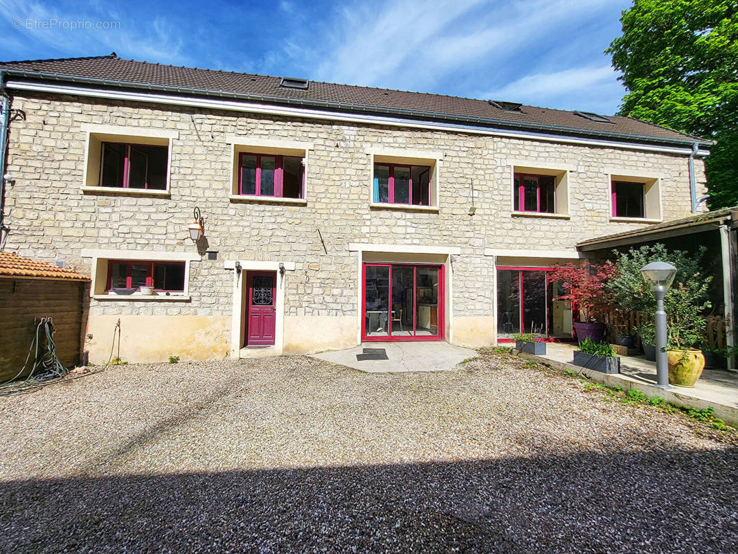 Maison à MERY-SUR-OISE