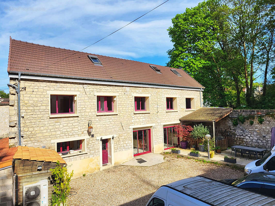 Maison à MERY-SUR-OISE