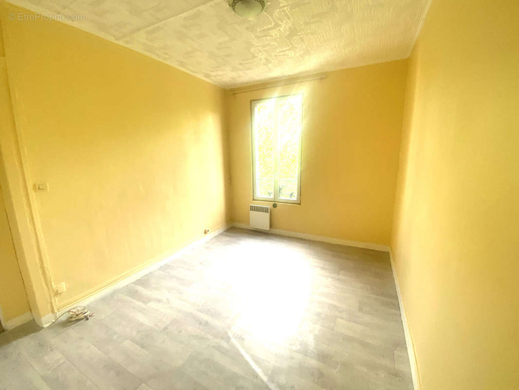 Appartement à LA COURNEUVE