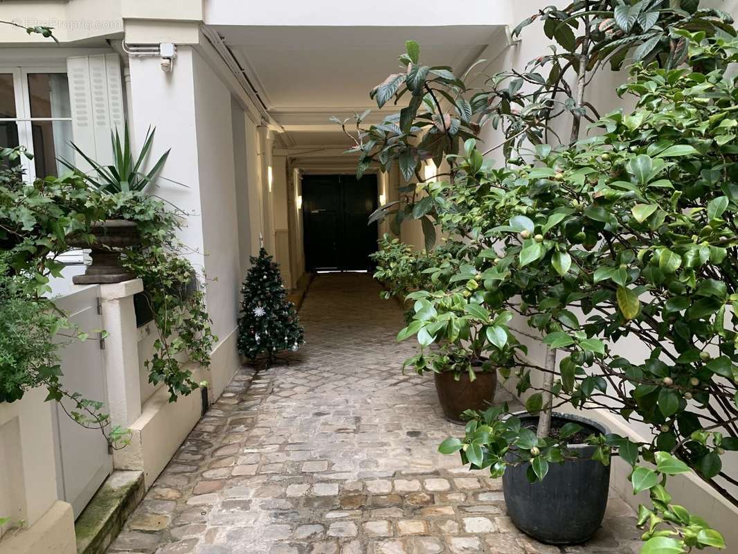 Appartement à PARIS-7E