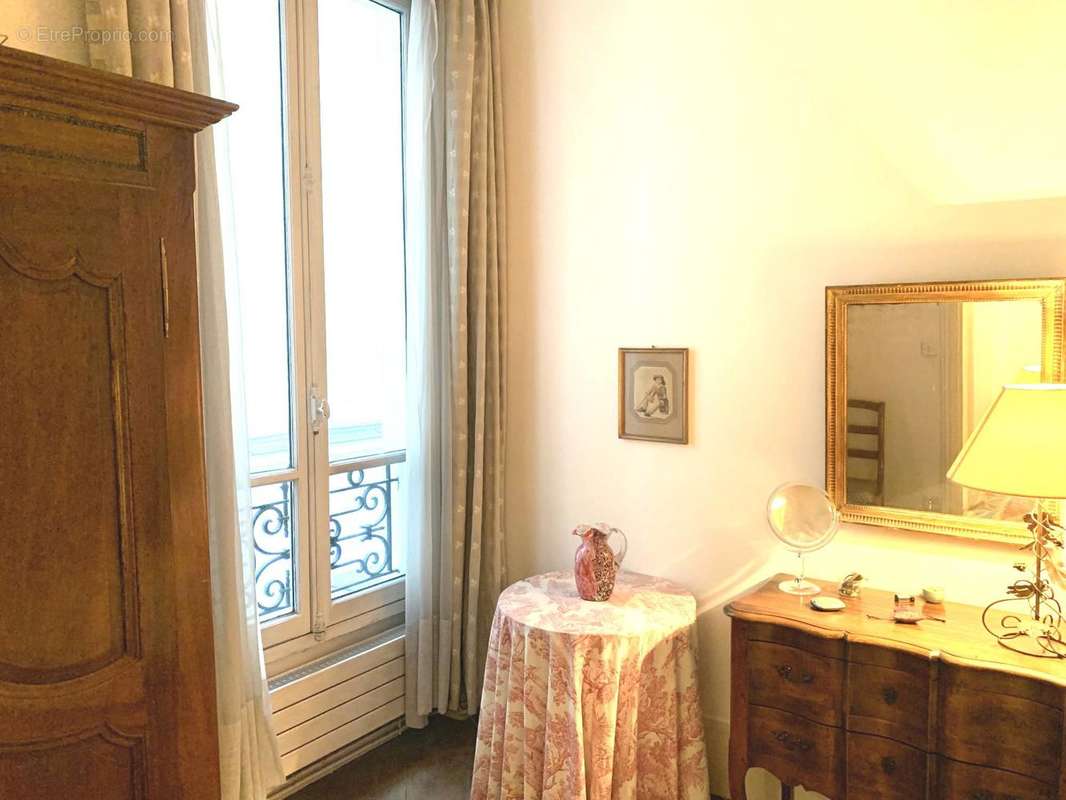 Appartement à PARIS-7E