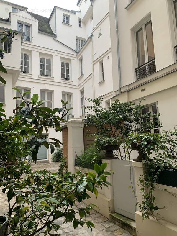 Appartement à PARIS-7E