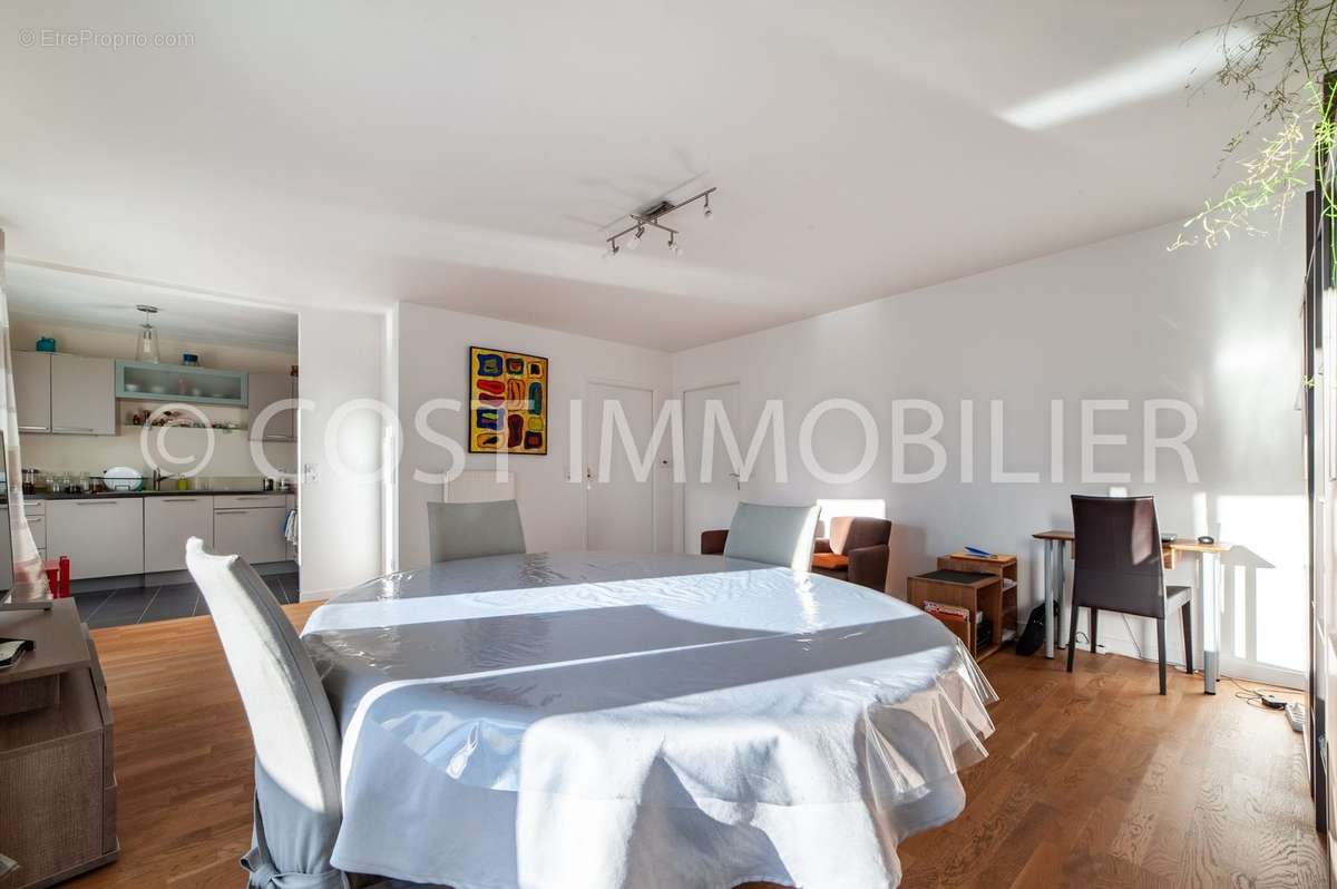 Appartement à GENNEVILLIERS