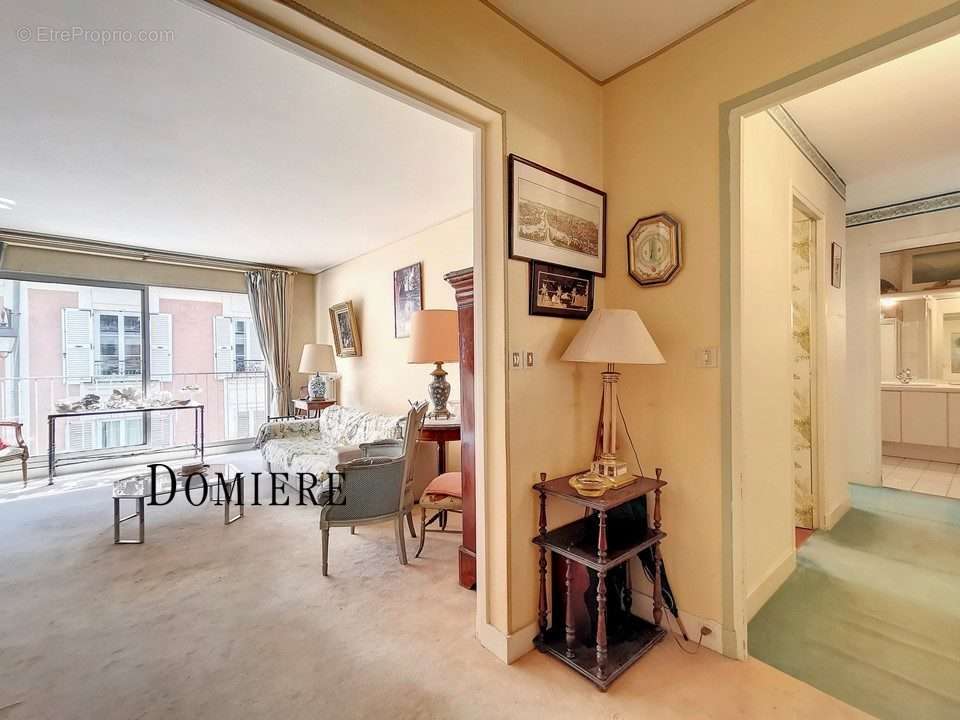 Appartement à PARIS-17E