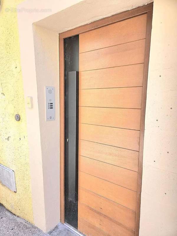 Entrée des duplex - Appartement à BEZIERS