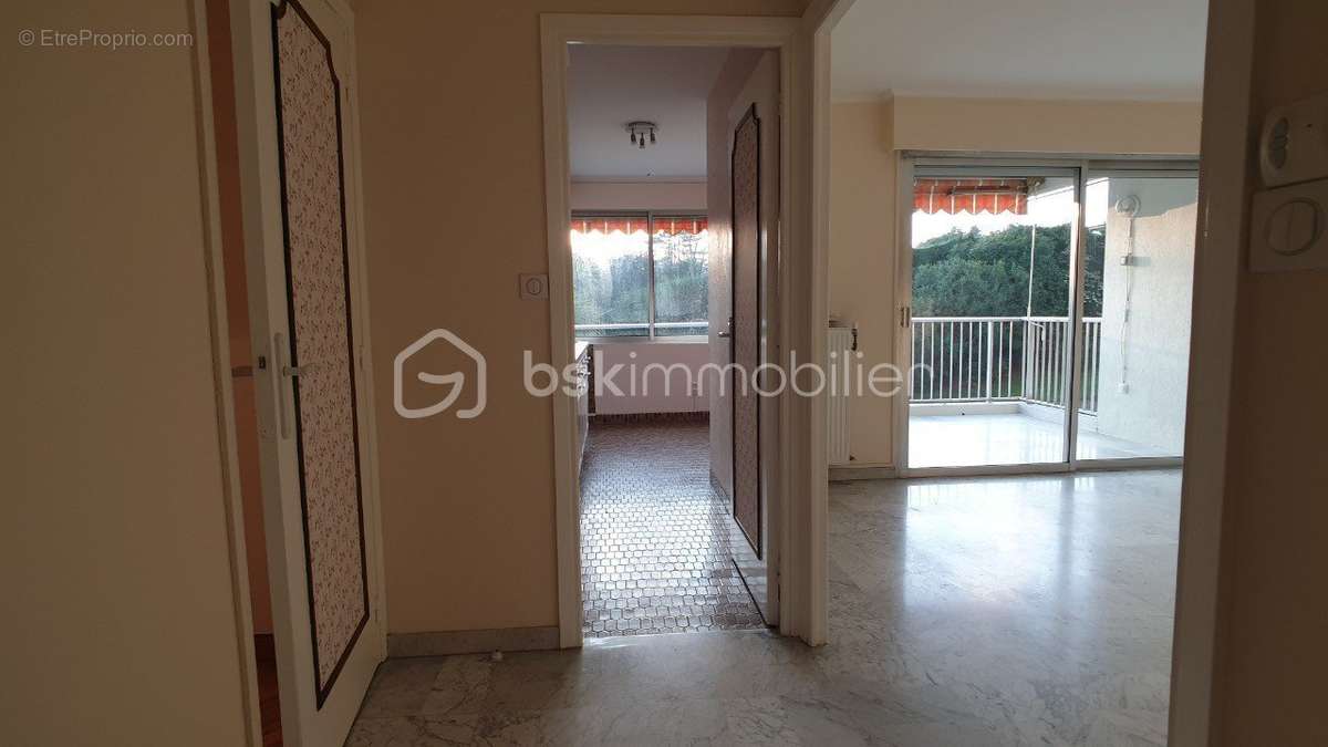 Appartement à VALLAURIS