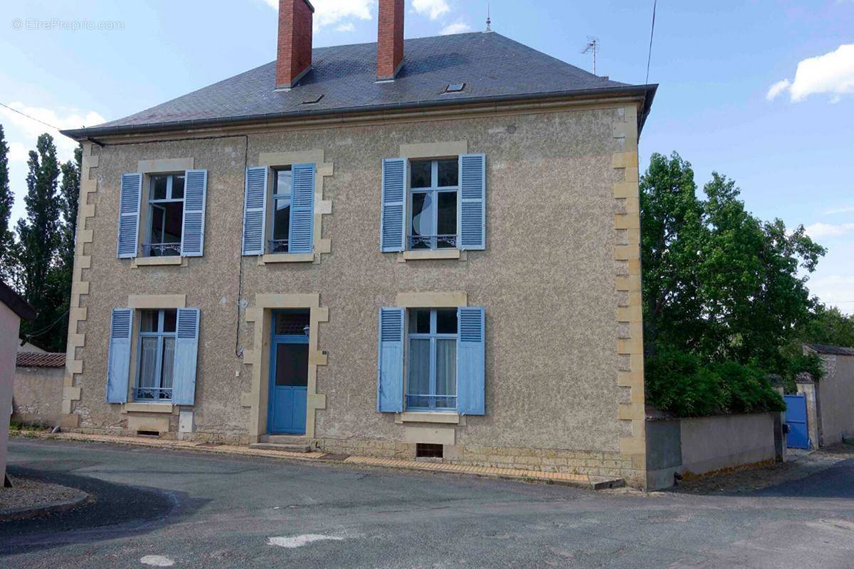 Maison à BENGY-SUR-CRAON