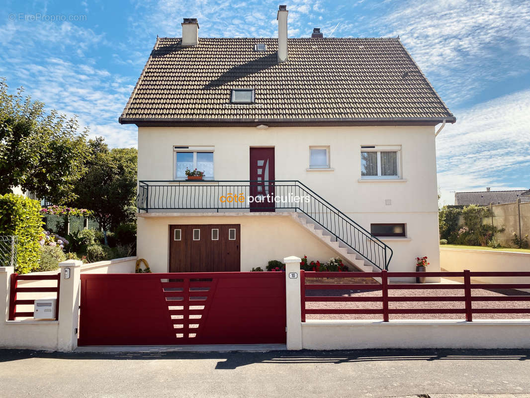 Maison à SAINT-HILAIRE-PETITVILLE