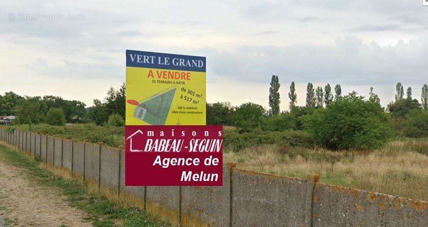 Terrain à VERT-LE-GRAND