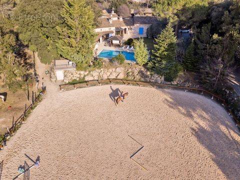 Maison à ROQUEFORT-LES-PINS