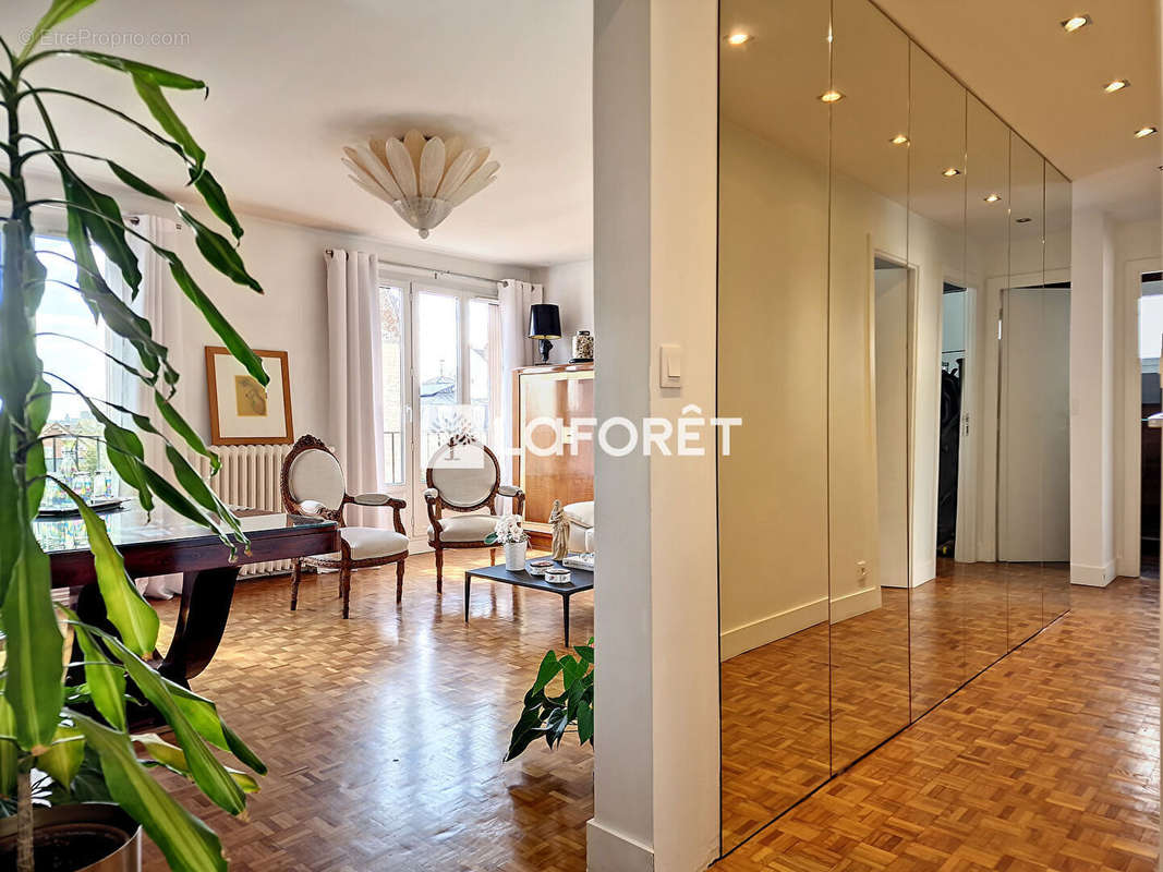 Appartement à ENGHIEN-LES-BAINS