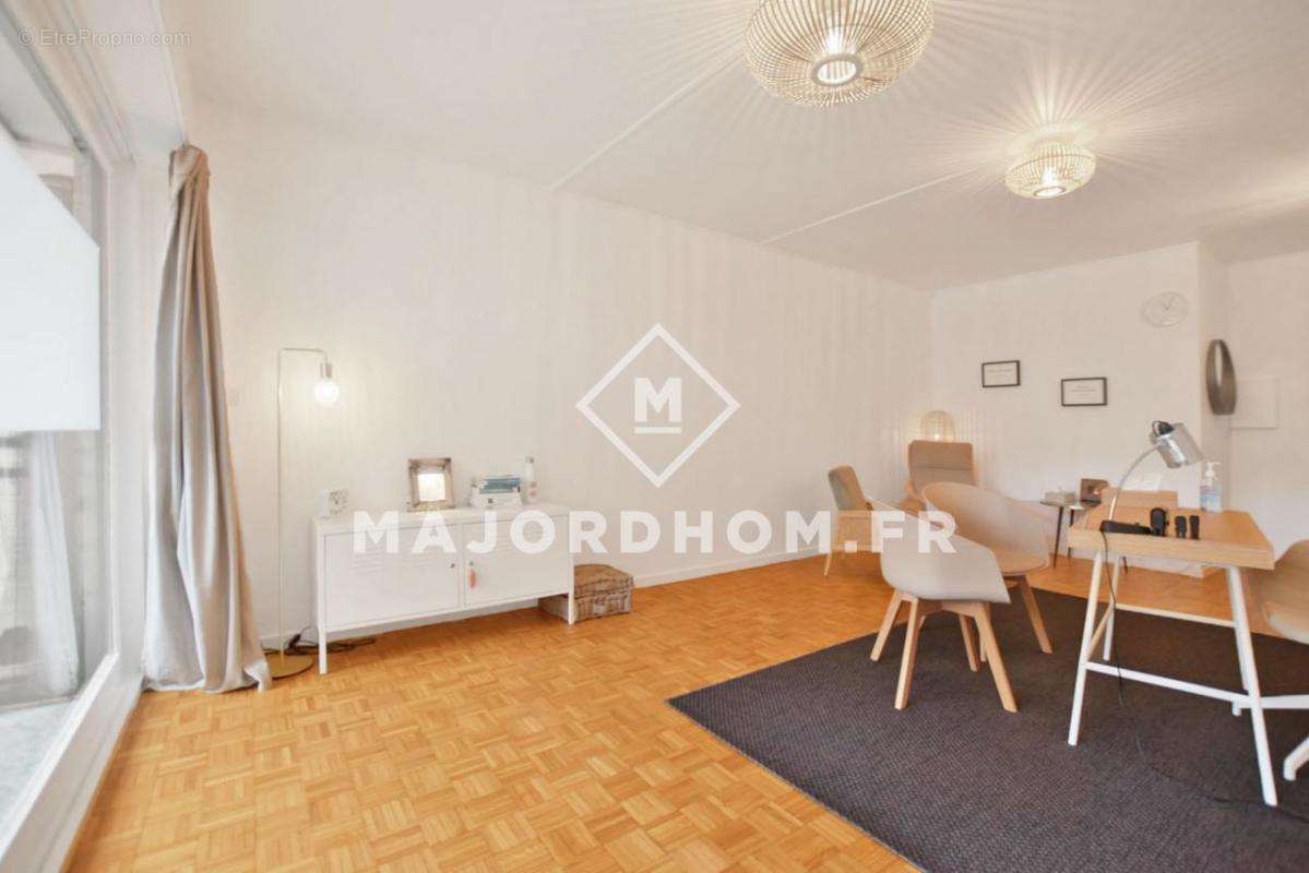 Appartement à MARSEILLE-6E