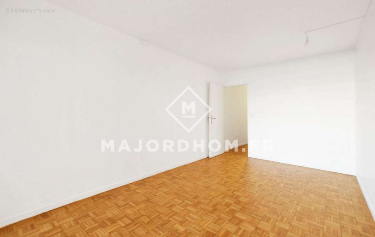 Appartement à MARSEILLE-6E